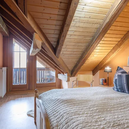 Dachgeschoss Adlerhorst דירה שטולינגן